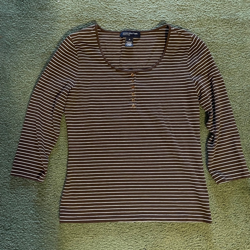 Jones New York 3/4 sleeve knit top. Brown with white stripe. Gold button front